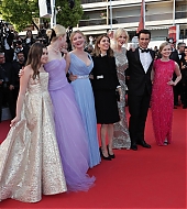 totallyelle-2017-05-24-thebeguiled-premiere-cannes-195.jpg