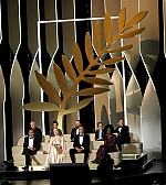 totally_elle_cannes_openingceremony_19_onstage__15.jpg