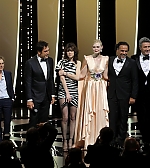 totally_elle_cannes_openingceremony_19_onstage__21.jpg