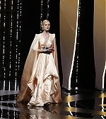 totally_elle_cannes_openingceremony_19_onstage__24.jpg