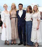 totallyelle-2017-05-23-thebeguiled-photocall-cannes-027.jpg