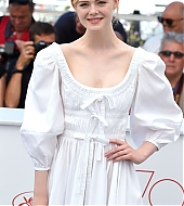 totallyelle-2017-05-23-thebeguiled-photocall-cannes-231.jpg