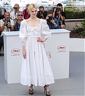 totallyelle-2017-05-23-thebeguiled-photocall-cannes-428.jpg